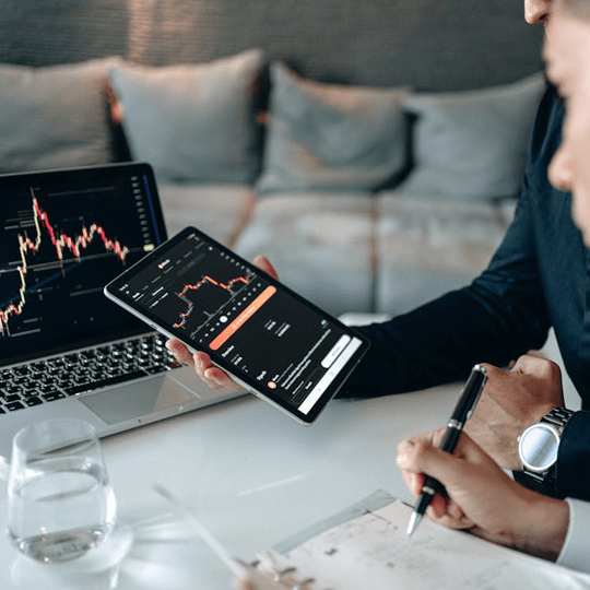 Arbitrox Krypto-Investment-Experten-Team